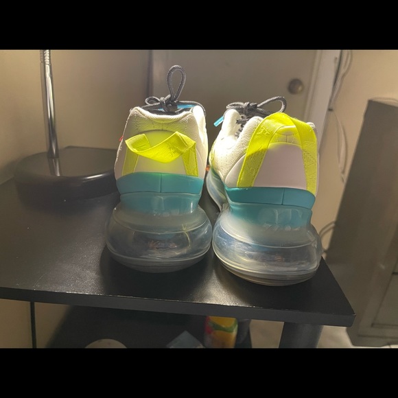 Nike Air Max 720 World Wide Edition - Picture 4 of 5